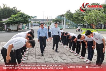 Nhật Huy Khang long trọng đón tiếp Ban lãnh đạo tỉnh Hậu Giang đến thăm hỏi, gặp gỡ trực tiếp thực tập sinh đang học tập tại công ty