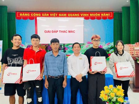 Nhật Huy Khang đồng hành cùng các bạn trẻ Xã Tân Thạnh tìm hiểu cơ hội việc làm tại Nhật Bản