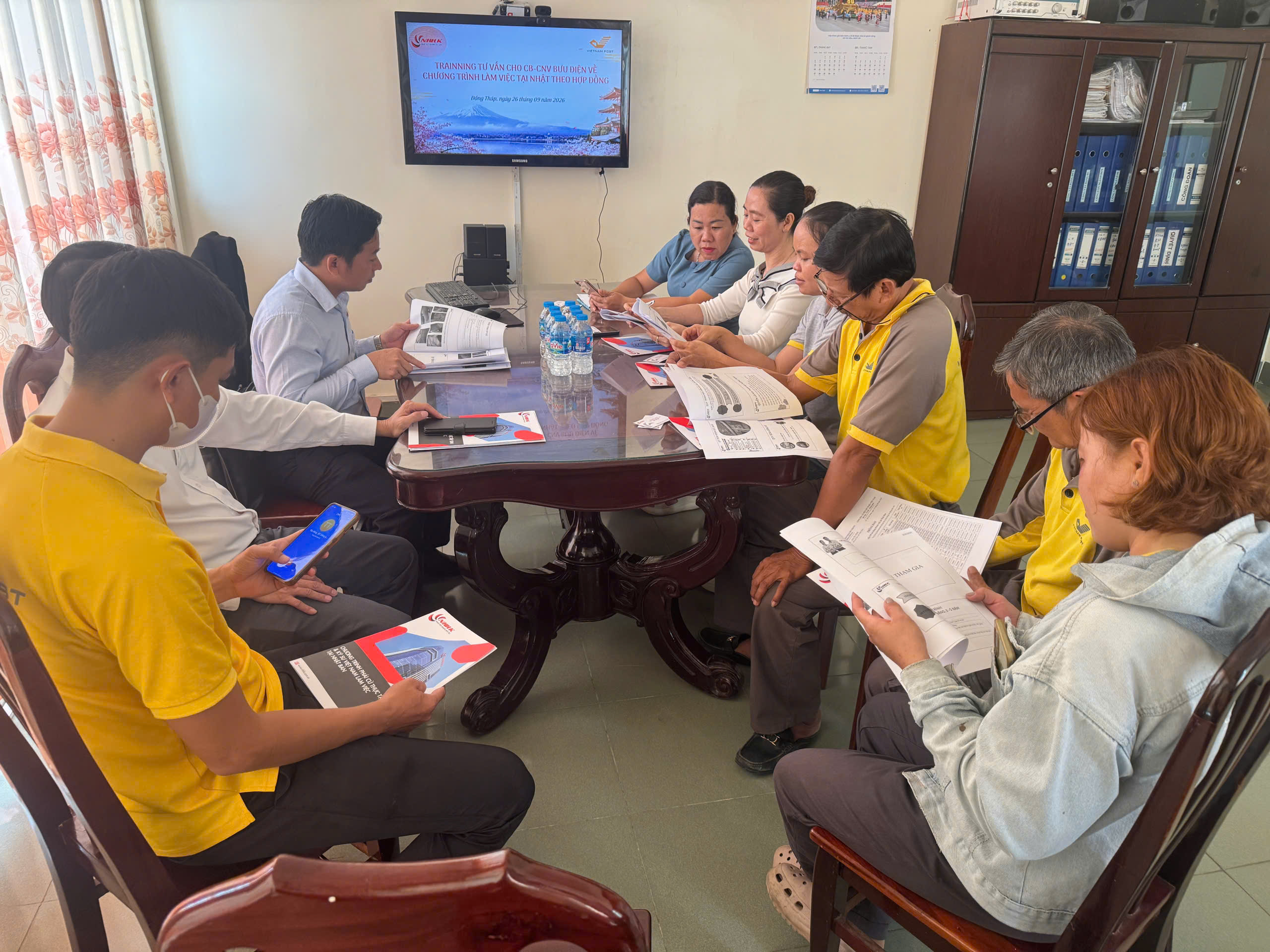 Nhật Huy Khang Đồng Tháp phối hợp cùng Bưu Điện Đồng Tháp training tư vấn cho cán bộ, nhân viên